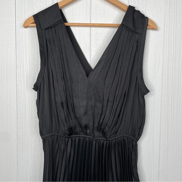 STEVE MADDEN Donna Pleated Handkerchief Hem Satin Dress - Black - Picture 4 of 8